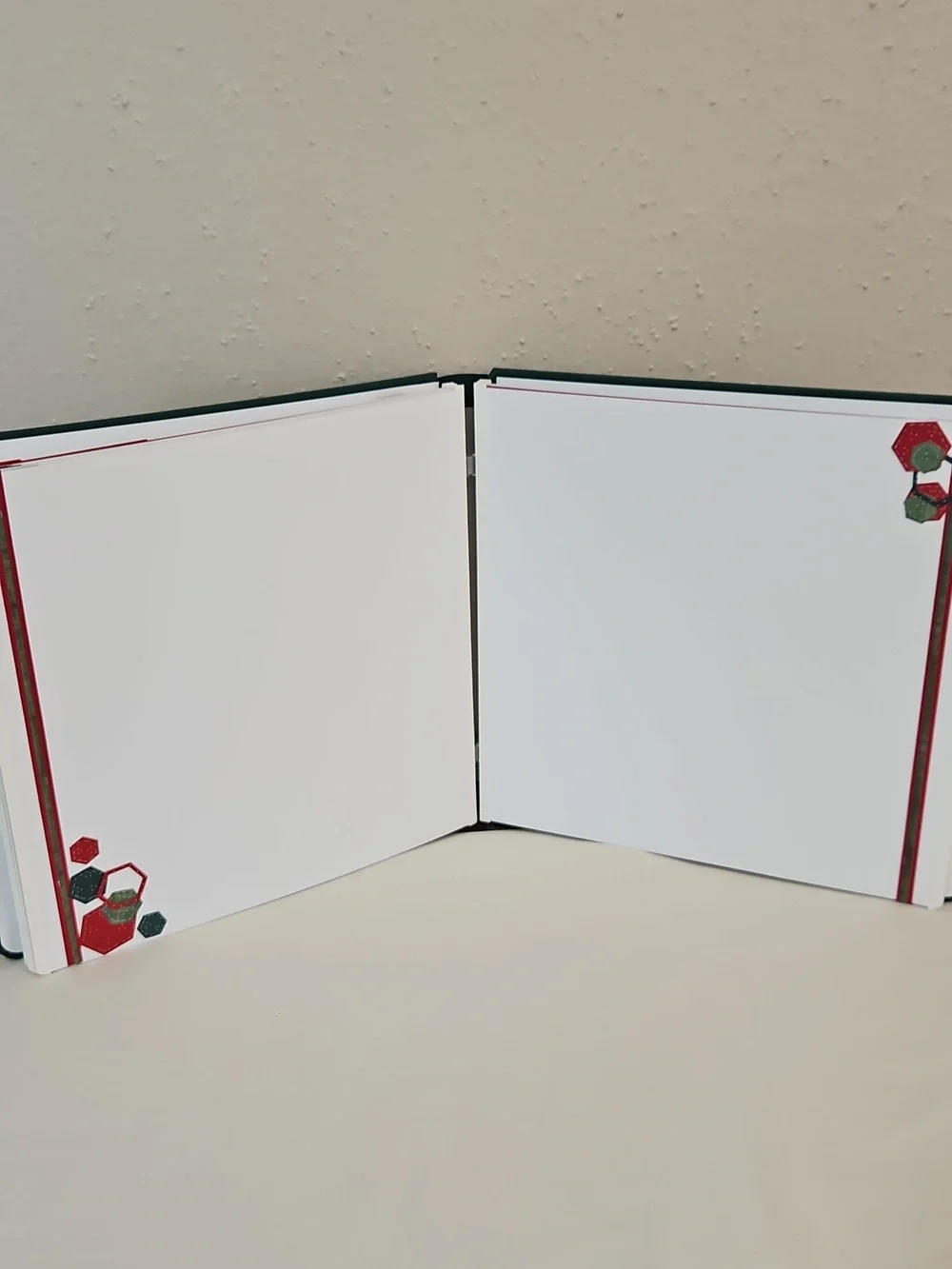 Creative Memories 12x12 Christmas Scrapbook Album Green Pre-Decorated Retired